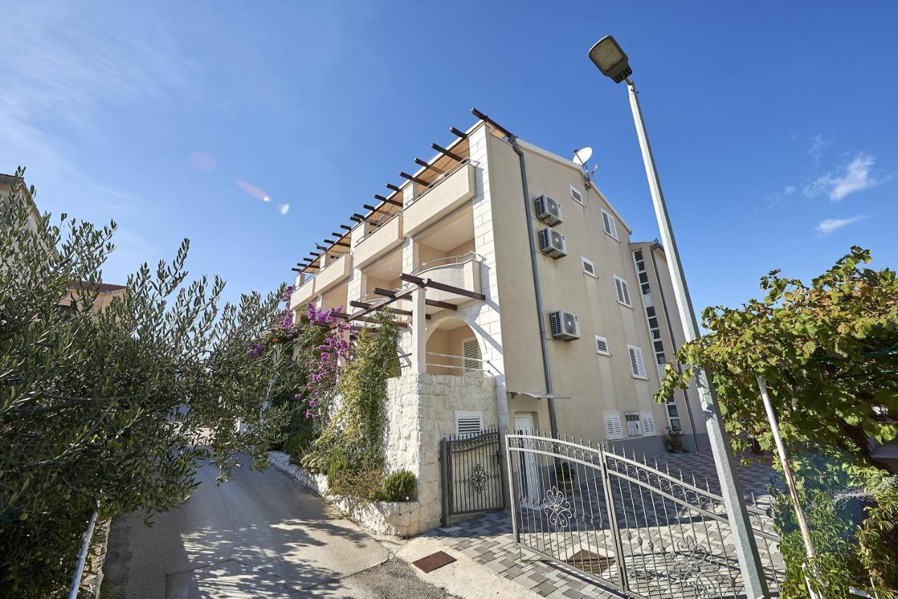 Apartments With A Parking Space Mavarstica, Ciovo - 17803 Trogir Eksteriør billede